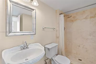 3675 N Country Club Dr #2208, Aventura, FL 33180 - Photo 12