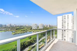 3675 N Country Club Dr, Aventura, FL 33180 - Photo 24