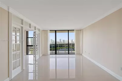3675 N Country Club Dr #2208, Aventura, FL 33180 - Photo 6