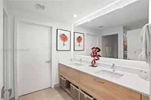 16385 Biscayne Blvd, North Miami Beach, FL 33160 - Photo 10