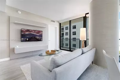 55 SW 9th St #2301, Miami, FL 33130 - Photo 2
