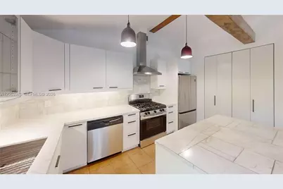 1112 NE 111th St, Miami, FL 33161 - Photo 4