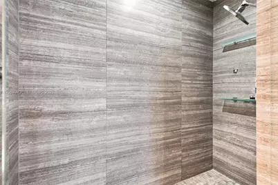 1010 Brickell Ave #2403, Miami, FL 33131 - Photo 18