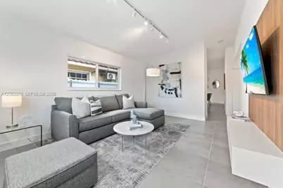 2776 W 71st Pl, Hialeah, FL 33016 - Photo 6