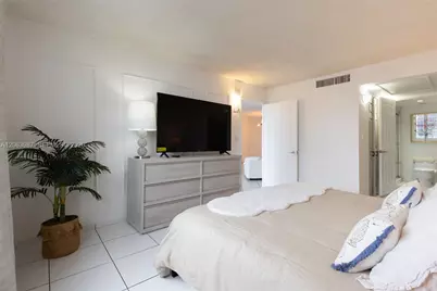 6770 Indian Creek Dr #7B, Miami Beach, FL 33141 - Photo 6