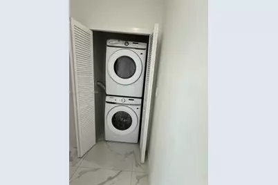 2100 NW 102nd St #1, Miami, FL 33147 - Photo 30