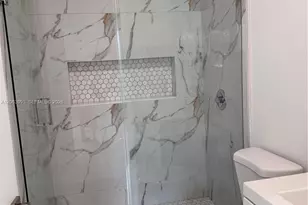 2100 NW 102nd St, Miami, FL 33147 - Photo 36