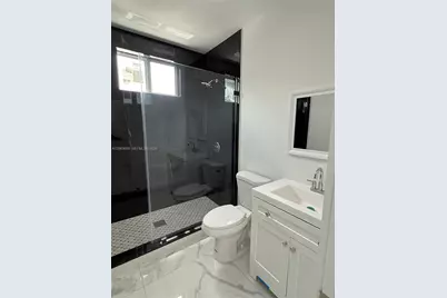 2100 NW 102nd St #1, Miami, FL 33147 - Photo 22