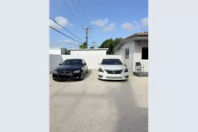 9625 NW 36th Ave #REAR B, Miami, FL 33147 - Photo 14