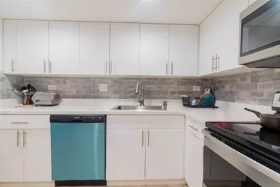 251 174th St #808, Sunny Isles Beach, FL 33160 - Photo 4