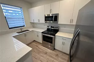 967 NE 211th St, Miami, FL 33179 - Photo 8