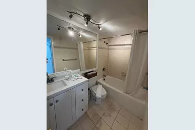 5445 Collins Ave #1109, Miami Beach, FL 33140 - Photo 4