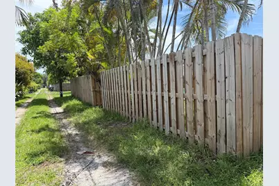 801 Albatross St, Miami Springs, FL 33166 - Photo 26