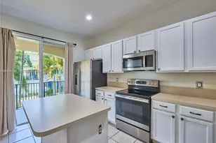 3182 N Greenleaf Cir, Boynton Beach, FL 33426 - Photo 4