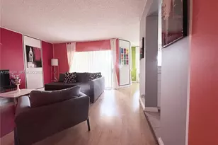 929 Coral Club Dr, Coral Springs, FL 33071 - Photo 10