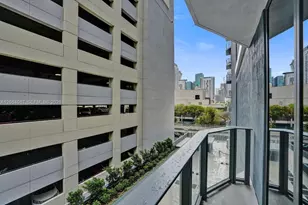 121 NE 5th St, Miami, FL 33132 - Photo 20