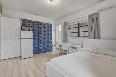 11621 NW 58th Pl, Hialeah, FL 33012 - Photo 12