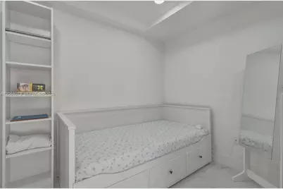 11621 NW 58th Pl, Hialeah, FL 33012 - Photo 16