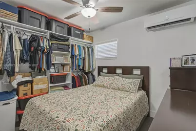 11621 NW 58th Pl, Hialeah, FL 33012 - Photo 8