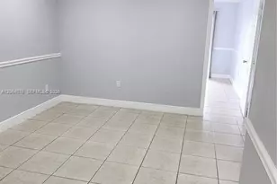 9405 SW 76th St, Miami, FL 33173 - Photo 4
