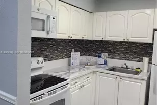 9405 SW 76th St, Miami, FL 33173 - Photo 1