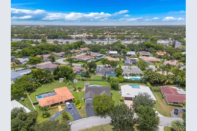 10661 NW 43rd Ct, Coral Springs, FL 33065 - Photo 36