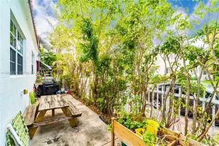 8335 E Crespi Blvd, Miami Beach, FL 33141 - Photo 14