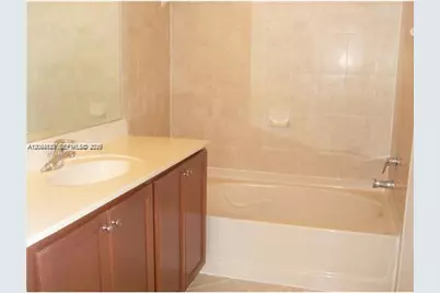 11501 NW 89th St #105, Doral, FL 33178 - Photo 4