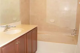 11501 NW 89th St, Doral, FL 33178 - Photo 4