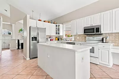 15650 NW 12th Ct, Pembroke Pines, FL 33028 - Photo 12