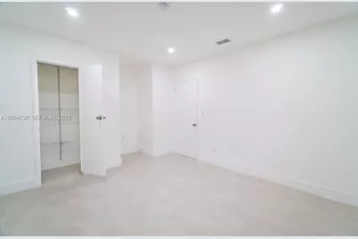 320 NE 160th St, Miami, FL 33162 - Photo 12