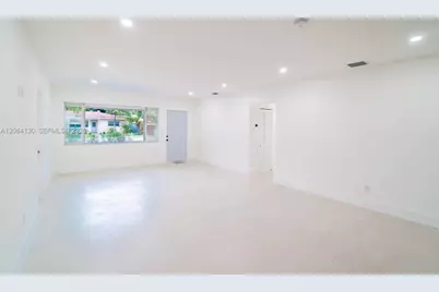 320 NE 160th St, Miami, FL 33162 - Photo 4