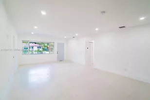 320 NE 160th St, Miami, FL 33162 - Photo 4