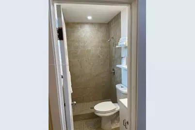 320 NE 160th St, Miami, FL 33162 - Photo 40