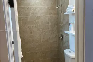 320 NE 160th St, Miami, FL 33162 - Photo 40