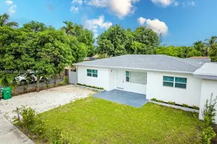 320 NE 160th St, Miami, FL 33162 - Photo 1