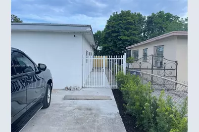 320 NE 160th St, Miami, FL 33162 - Photo 24