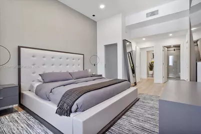 2301 Collins Ave #1633, Miami Beach, FL 33139 - Photo 2