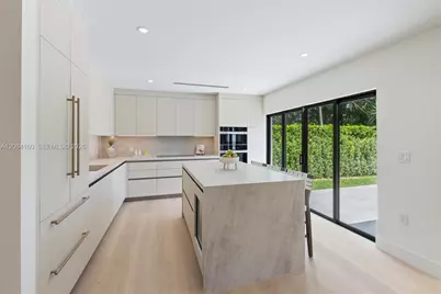 118 Sarto Ave, Coral Gables, FL 33134 - Photo 4