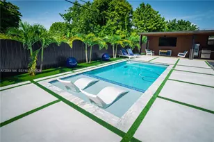 9330 SW 34th St, Miami, FL 33165 - Photo 12