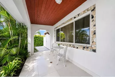291 W 47th St, Hialeah, FL 33012 - Photo 18