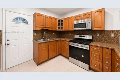 291 W 47th St, Hialeah, FL 33012 - Photo 6