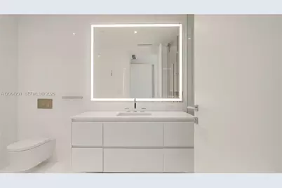 300 Biscayne Boulevard Way #1106E, Miami, FL 33131 - Photo 22
