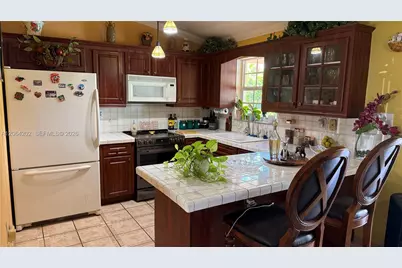 1542 SW 138th Ct, Miami, FL 33184 - Photo 6