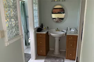 1542 SW 138th Ct, Miami, FL 33184 - Photo 8