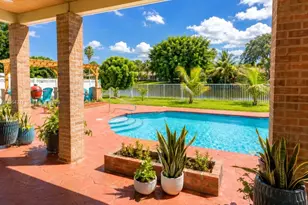8697 NW 1st St, Coral Springs, FL 33071 - Photo 10