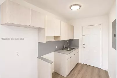 7600 Dickens Ave #2, Miami Beach, FL 33141 - Photo 1