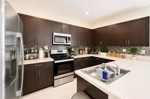 10545 W 32nd Ln, Hialeah, FL 33018 - Photo 2