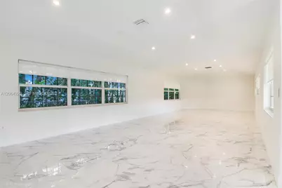 52 Camden Dr, Bal Harbour, FL 33154 - Photo 14