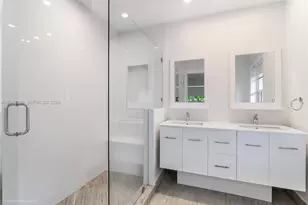 52 Camden Dr, Bal Harbour, FL 33154 - Photo 18